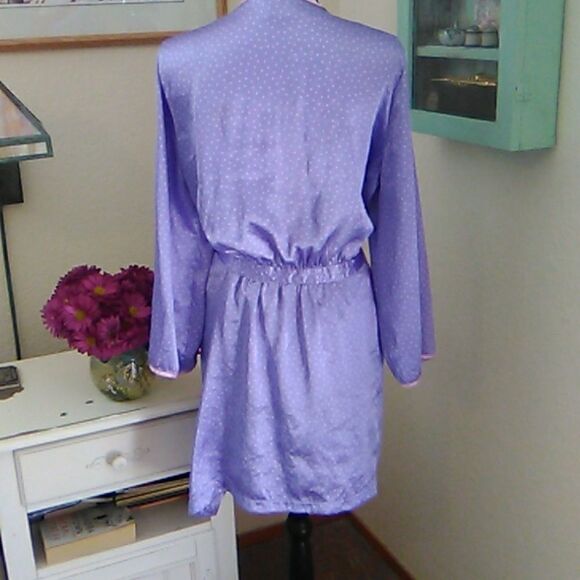 Morgan Taylor Satin Robe - Picture 5 of 11